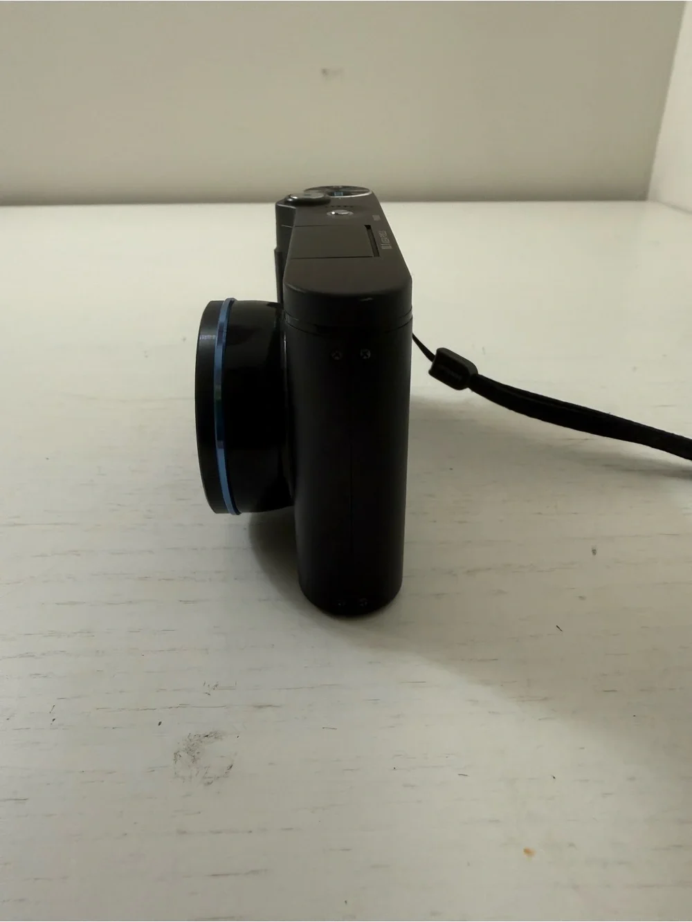 Samsung NV11 10.1 Megapixels Digital Camera Tested Works